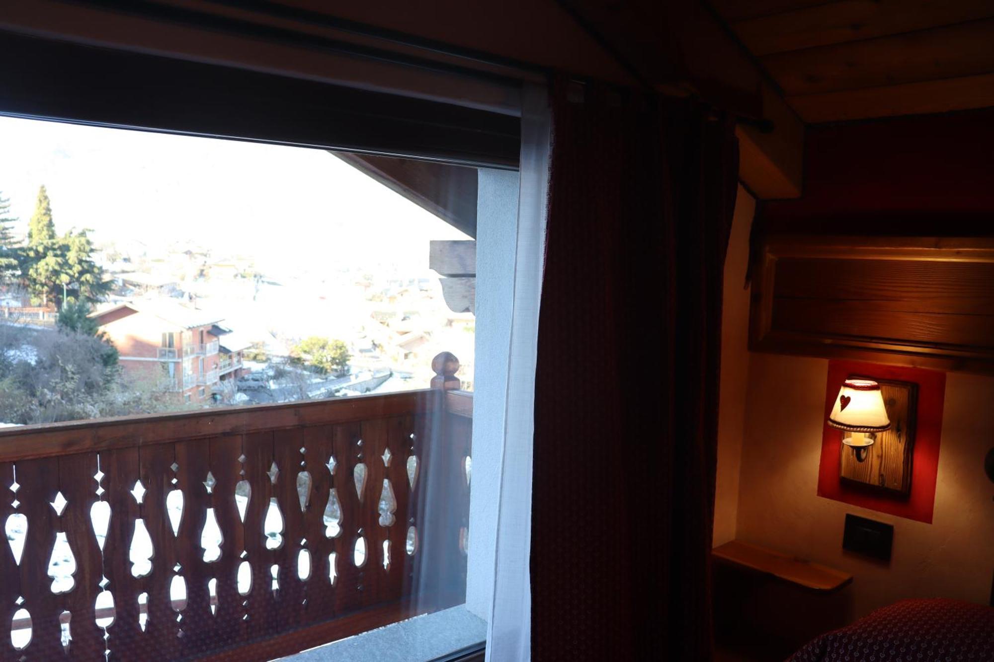 Agriturismo B&B Chevres A Cheval Charvensod Eksteriør billede