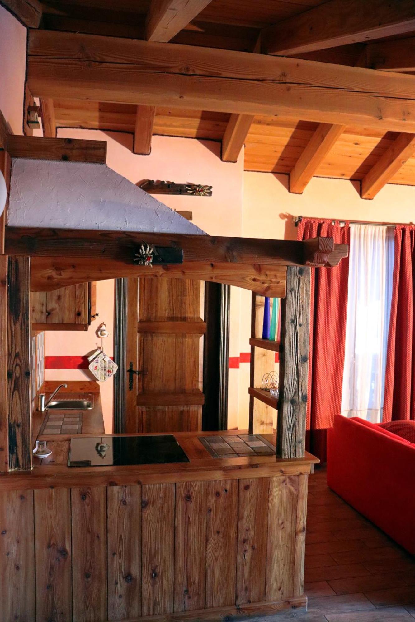 Agriturismo B&B Chevres A Cheval Charvensod Eksteriør billede