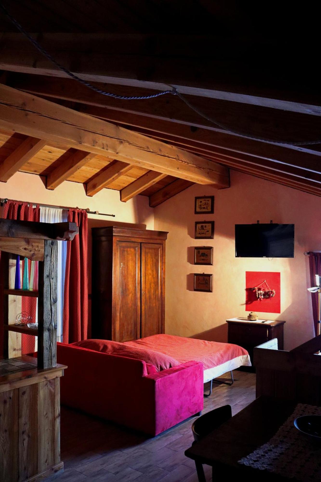 Agriturismo B&B Chevres A Cheval Charvensod Eksteriør billede